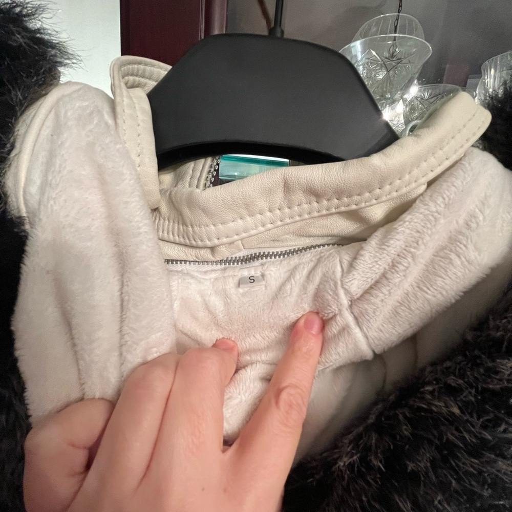 Danier Leather Cream Coat with Fur Trim - Picture 14 of 14